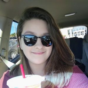 Meet your Posher, Alexandria